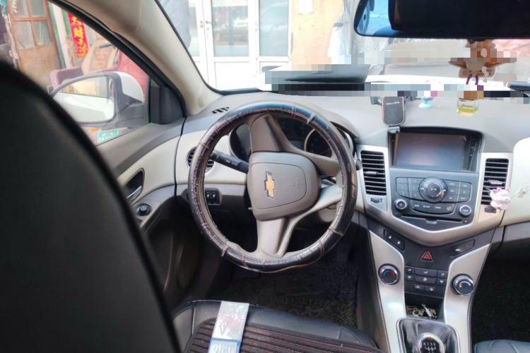 Used Chevrolet Cruze 2015 1.5L Classic SL MT Steering Wheel