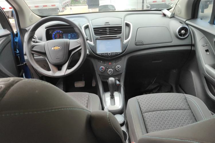 Used Chevrolet Trax 2014 1.4T Automatic Two-Wheel Drive Comfort Version Center Console