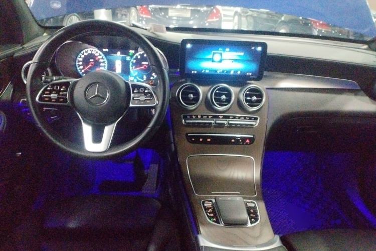 Used Mercedes-Benz GLC 2020 Facelift GLC 300 L 4MATIC Dynamic Edition Center Console