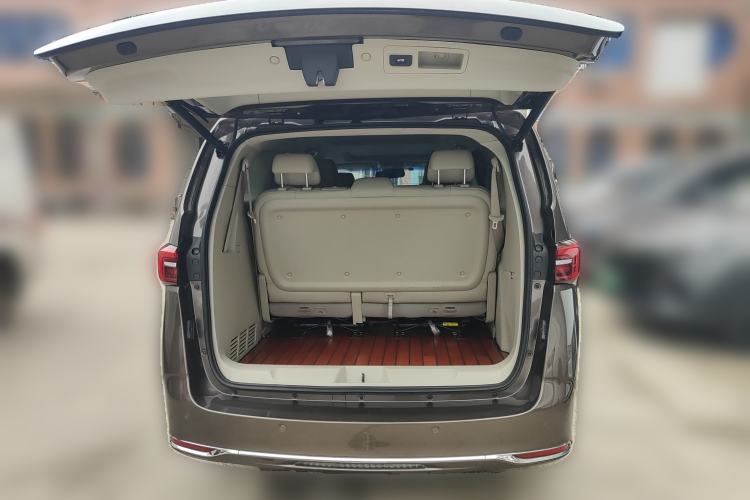 Used Buick GL8 2021 Land Cruiser Executive Class 652T Luxury Model