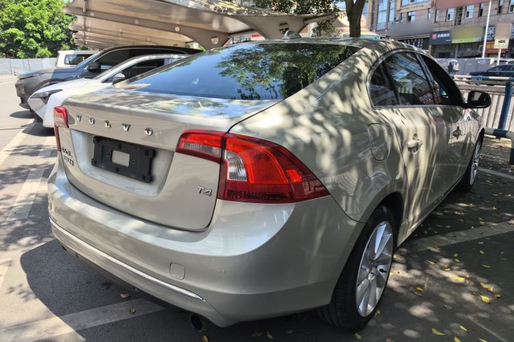 Used Volvo S60 2017 S60L T4 Smart Range Edition
