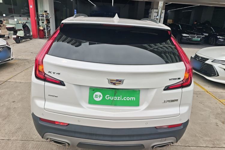 Used Cadillac XT4 2018 28T 4x4 Platinum Edition