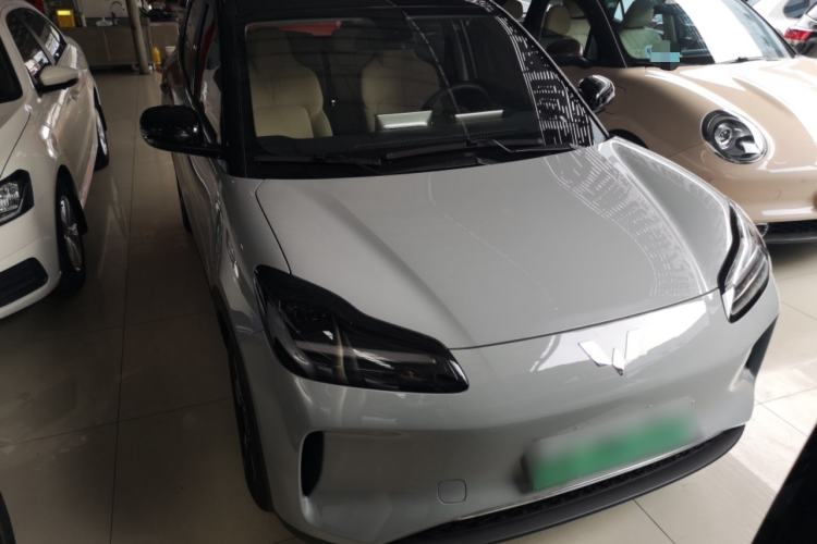 Used Wuling Bingo PLUS 2024 401 km Range 5-Seater Version Front Right 45 Deg