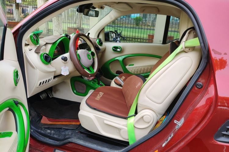 Used smart fortwo 2019 0.9T 66kW Red Instant Special Edition China VI Left Front Seat