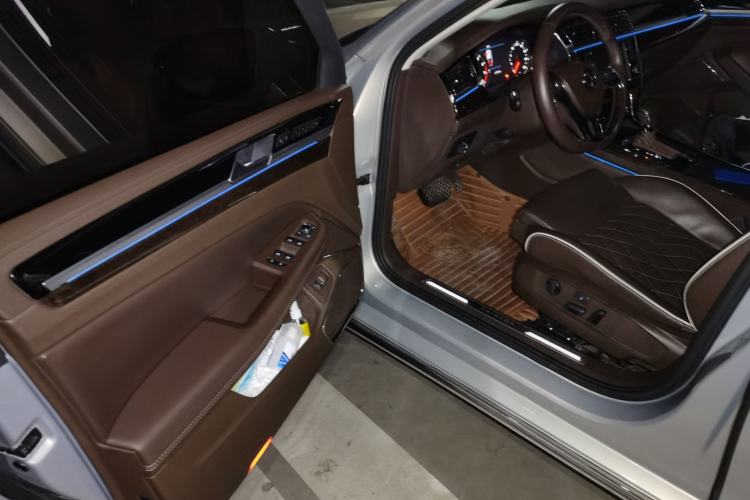 Used Volkswagen Phideon 2018 380TSI Two-Wheel-Drive Flagship Edition
