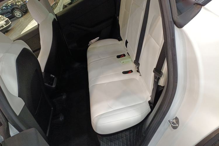 Used Tesla Model Y 2022 Long-Range All-Wheel-Drive Version