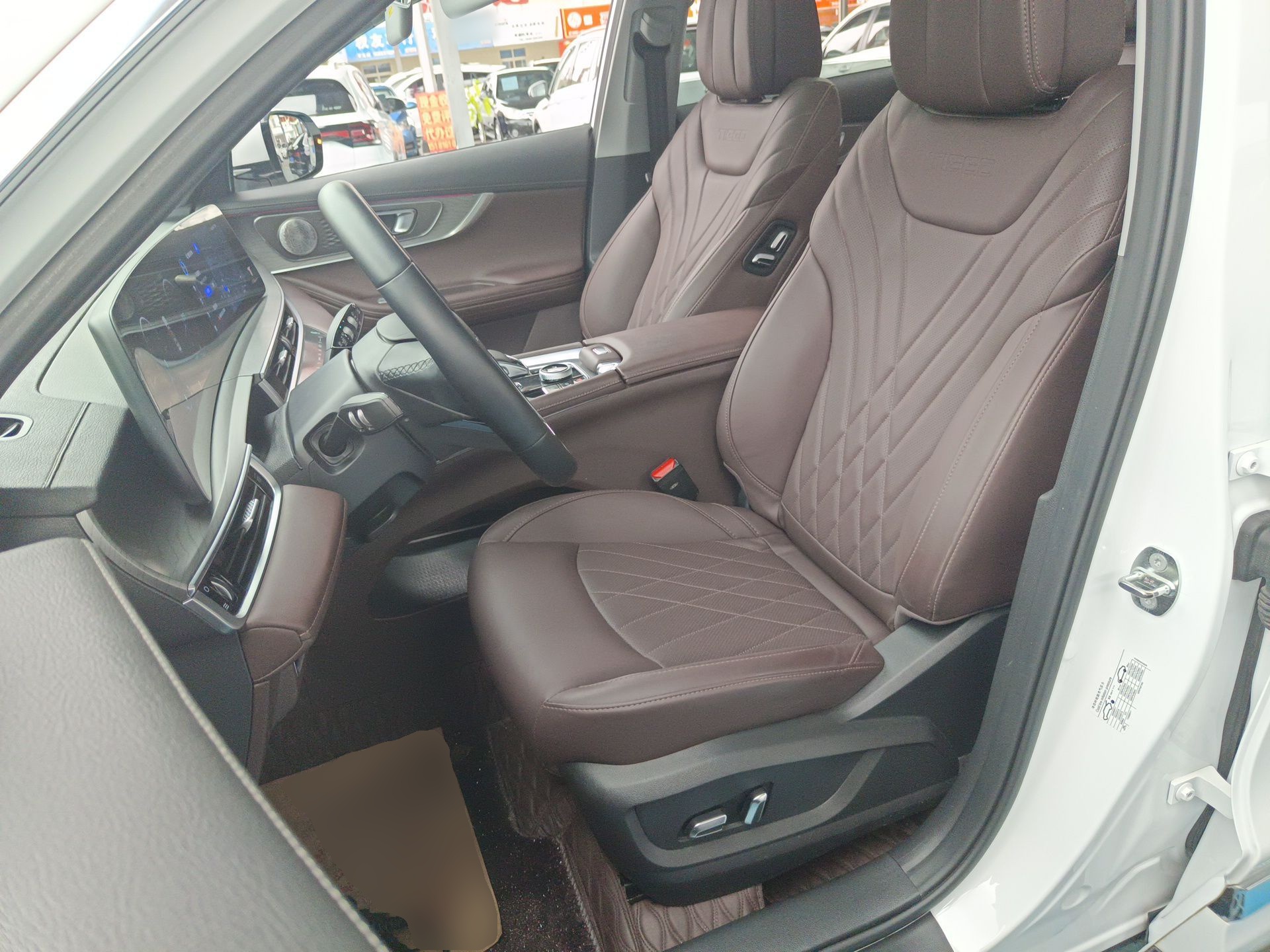 Переднее сиденье в автомобиле