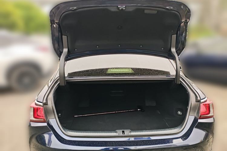 Used Lexus ES 2021 300h Premium Edition Trunk