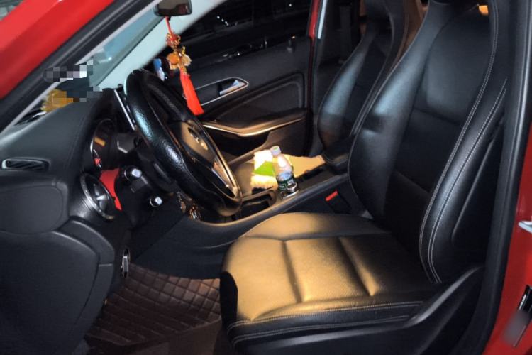 Used Mercedes-Benz GLA 2015 GLA 220 4MATIC Fashion Model Left Front Seat