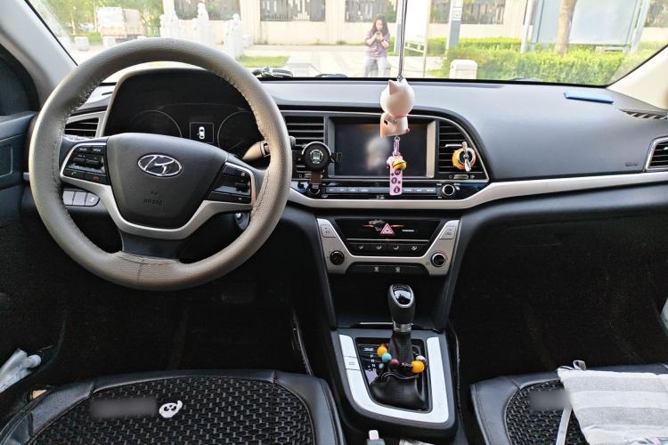 Used Hyundai Elantra (6th Generation / Lingdong) 2016 1.6L Automatic ZhiXuan – Elite Version Center Console