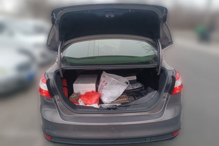 Used Ford Focus 2012 Sedan 1.6L Automatic Fashion Edition