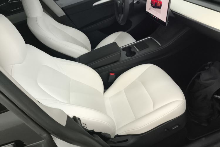 Used Tesla Model Y 2022 Rear-Wheel-Drive Version Right Front Seat