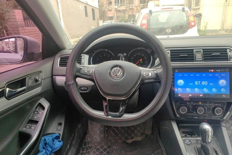 Used Volkswagen Sagitar 2018 280TSI DSG Comfort Model Steering Wheel