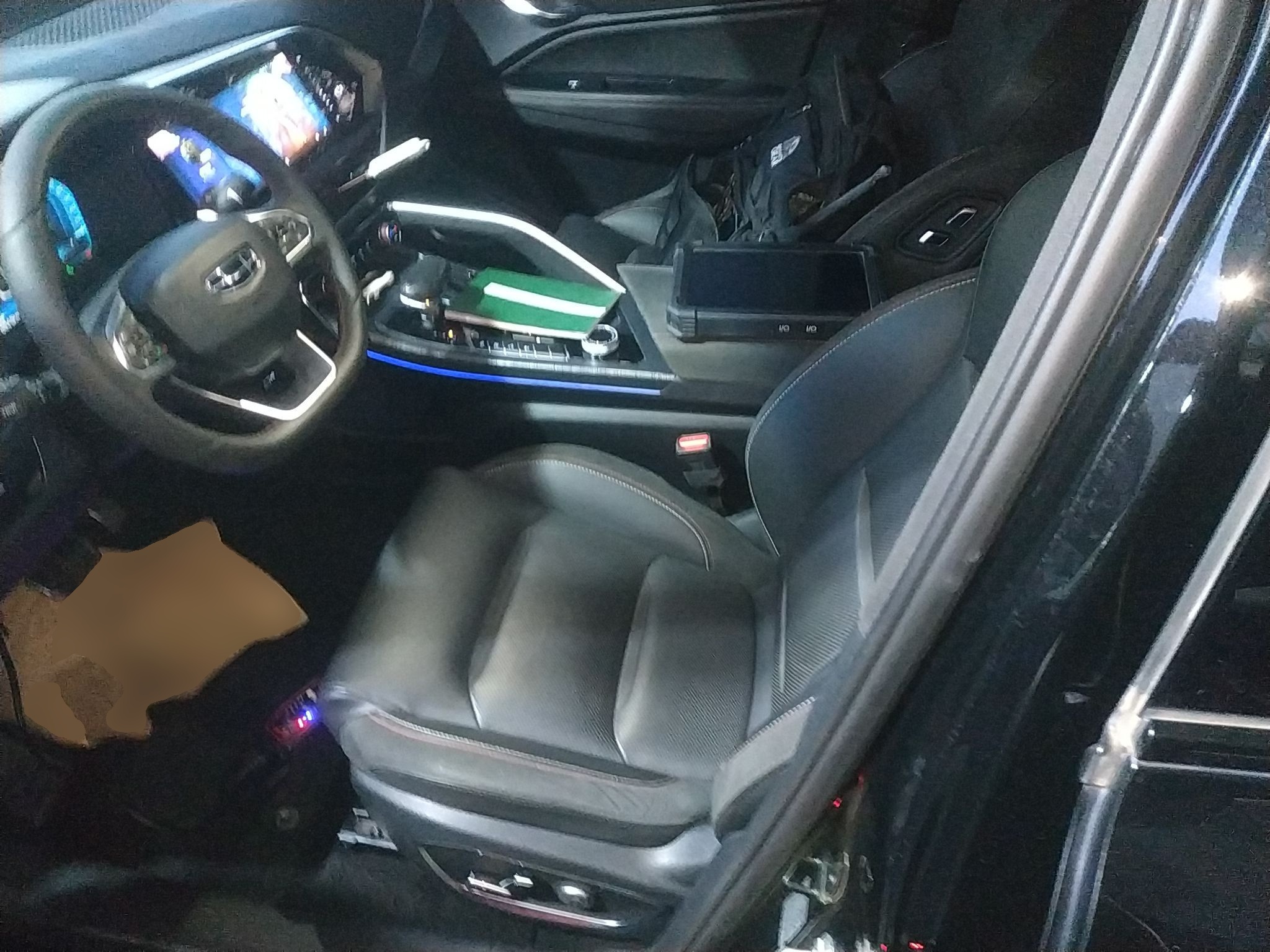 Переднее сиденье в автомобиле