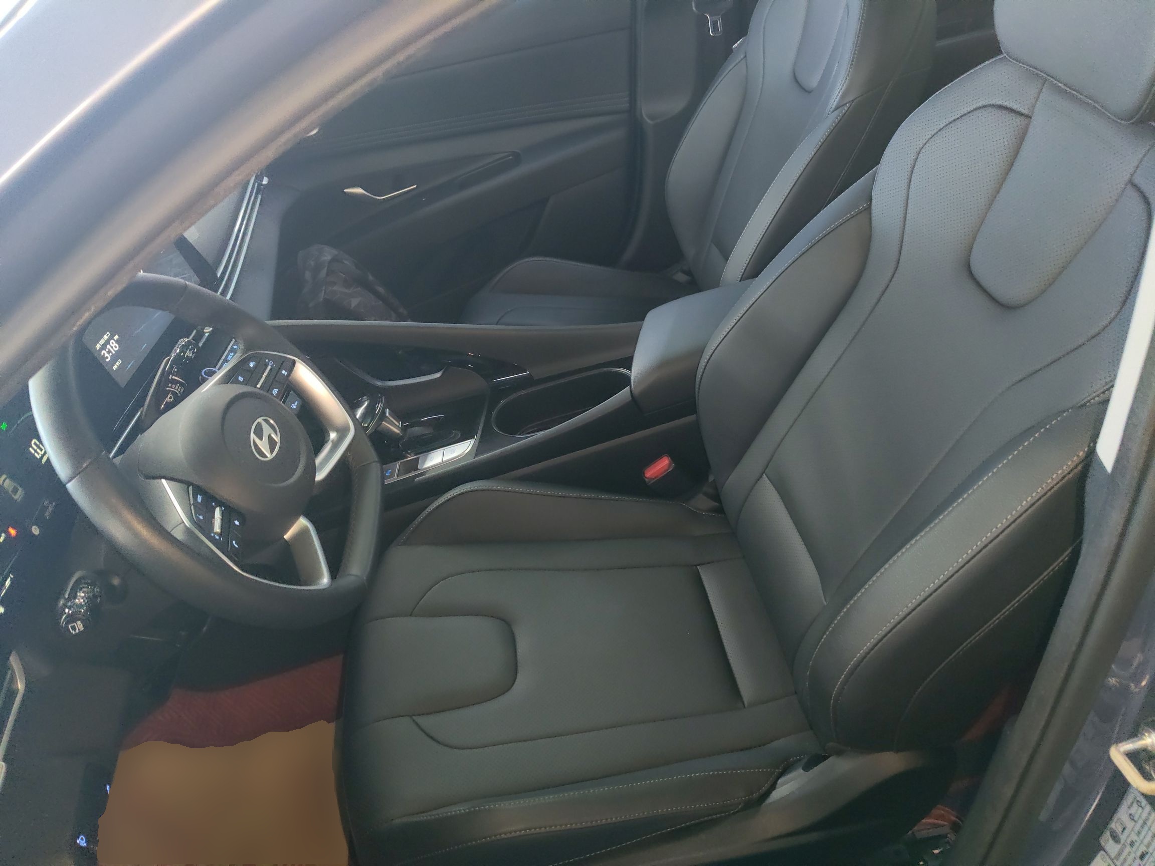 Переднее сиденье в автомобиле