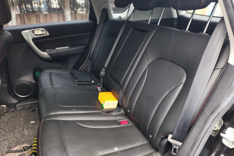 Used Haval H6 2016 Upgraded Model 1.5T Manual Two-Wheel Drive Elite Version
