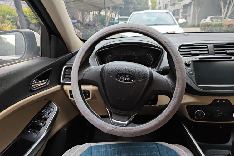Used Ford Escort 2015 1.5L Manual Comfort Model
