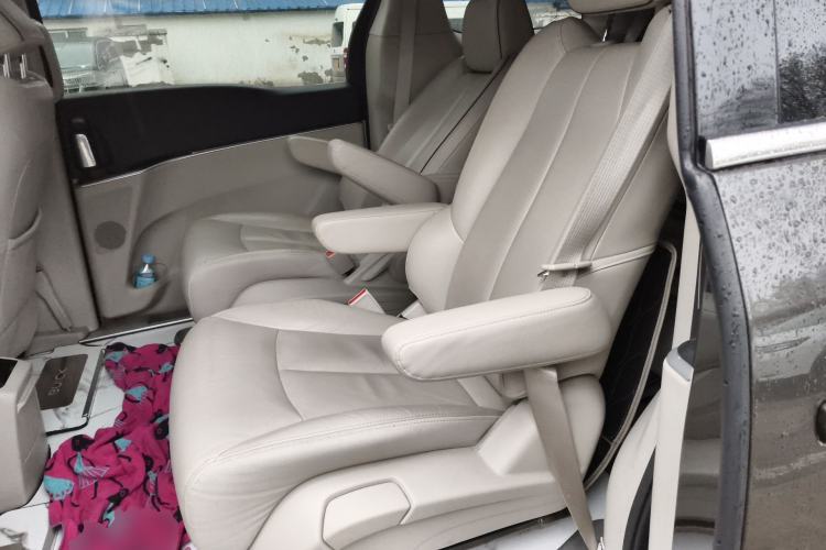 Used Buick GL8 2021 Land Cruiser Executive 652T Premium Model Left Rear Seat