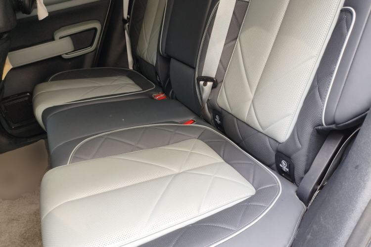 Used Formula Leopard 5 2023 Navigator Edition
