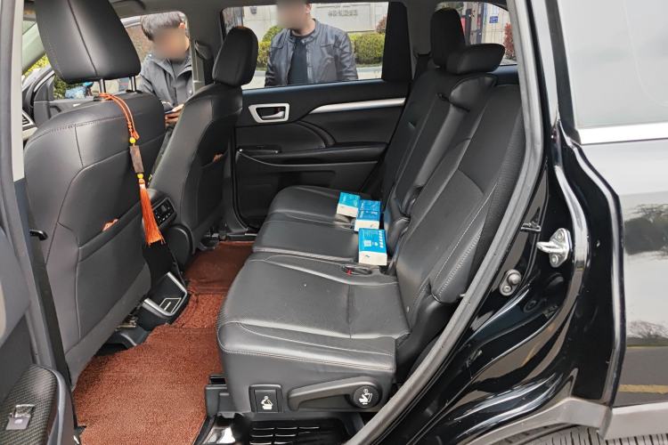 Used Toyota Highlander 2017 2.0T Four-Wheel Drive Black Edition Limited Model
