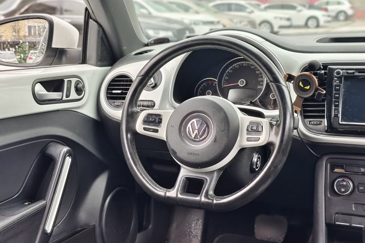 Used Volkswagen Beetle 2015 180TSI model
