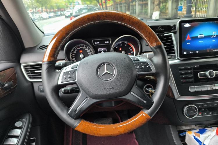 Used Mercedes-Benz M-Class 2014 ML 400 4MATIC Dynamic Model
