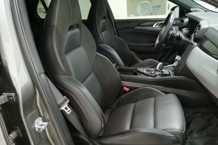 Used Lynk & Co 03 2022 2.0TD DCT JingPro Right Front Seat