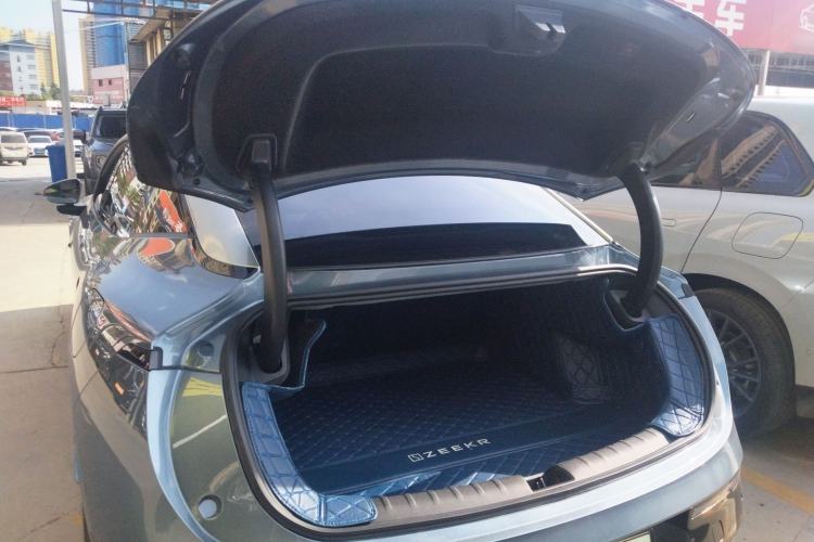 Used Zeekr 007 2024 Rear-Drive Enhanced Version 75 kWh
