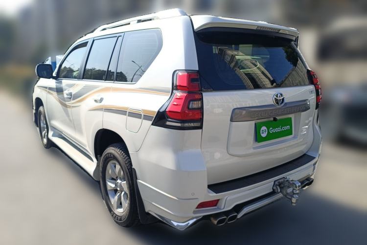 Used Toyota Prado 2017 2.7L Automatic 2700 Gasoline 4x4 7-Seater – Middle East Version