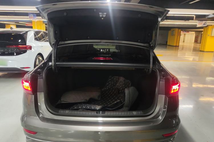 Used Geely Auto Emgrand 2022 4th Generation 1.5L CVT Flagship Model Trunk