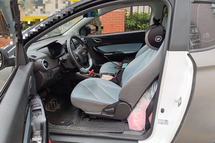 Used Chery Little Ant 2022 Revised Version Sweet Pink Edition Half-Sugar Version Lithium Iron Phosphate 30.7 kWh 30 kW 301 km Left Front Seat