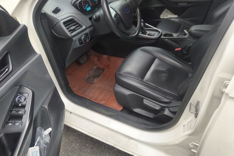 Used Ford Escort 2015 1.5L Automatic Fashion Model Driver Seat