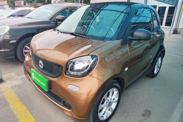 Used smart fortwo 2015 1.0L 52 kW hardtop Dynamic version