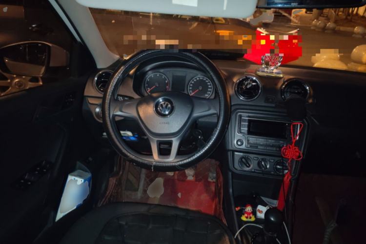 Used Volkswagen Jetta 2017 1.5L Manual Fashion Edition Steering Wheel