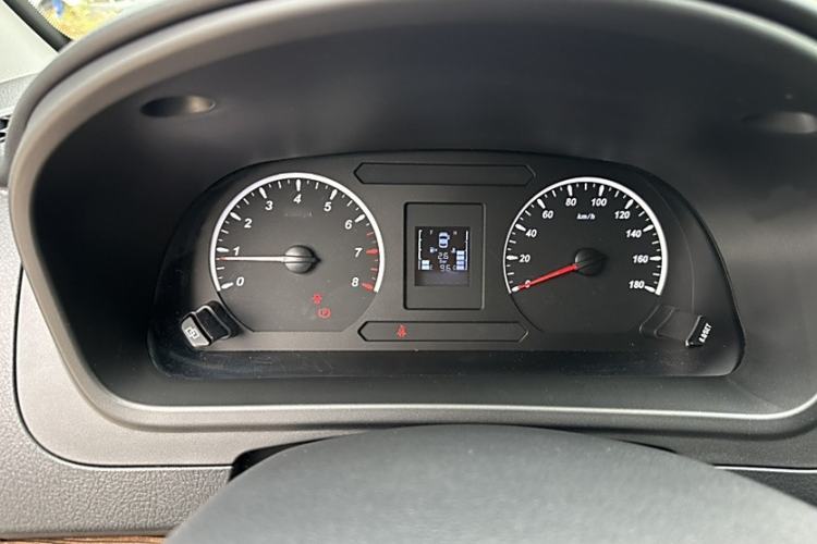 Used FORTHING Lingzhi PLUS 2021 2.0L Manual Luxury 7-Seater