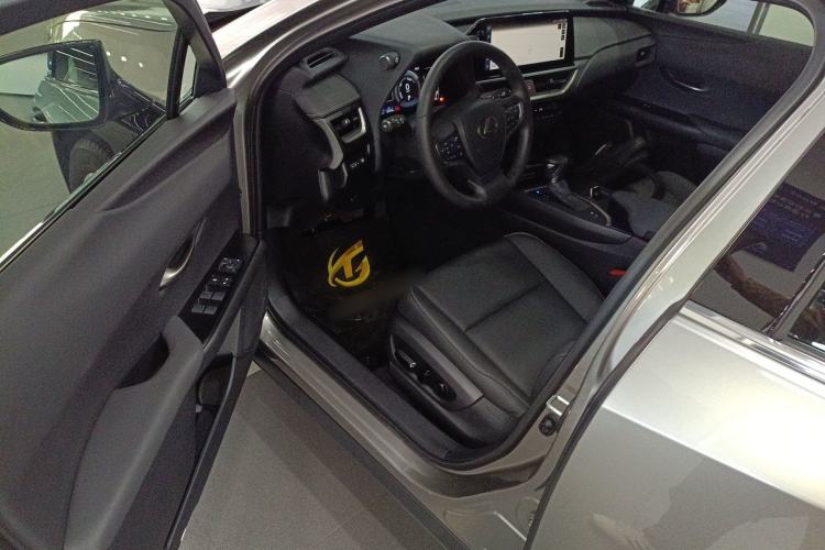 Used Lexus UX 2022 260h Explore-Edition