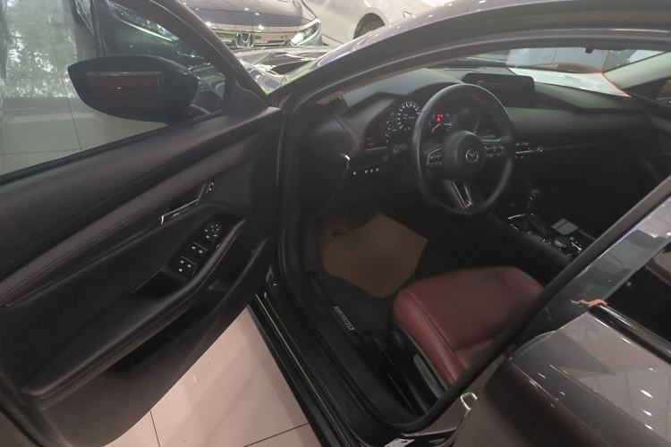 Used Mazda 3 Axela 2022 2.0L Automatic Premium Black Obsidian Edition
