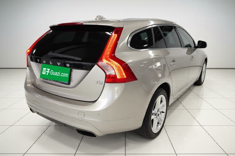 Used Volvo V60 2015 T5 Zhiya Edition
