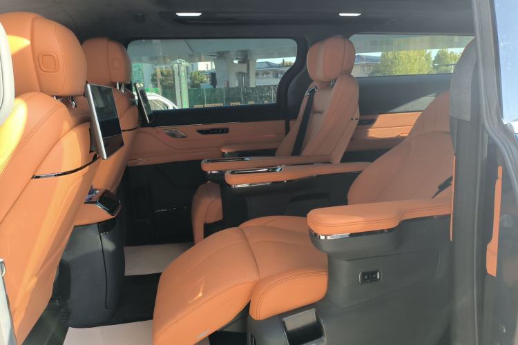 Used Geely Galaxy LEVC L380 2024 140-Degree 6-Seater All-Wheel-Drive Ultra