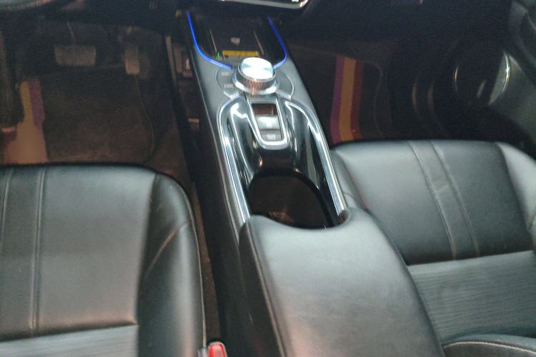 Used Everus VE-1 2022 TA Leading Edition
