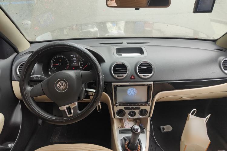 Used Volkswagen Lavida 2013 Classic 1.6L Manual Fashion Edition