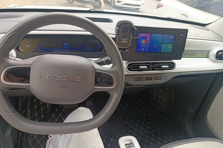 Used Geely Galaxy Panda 2025 210km Panda Rider Center Console