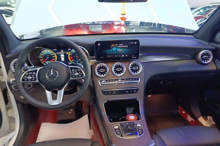 Used Mercedes-Benz GLC 2021 GLC 260 L 4MATIC Luxury Model Center Console