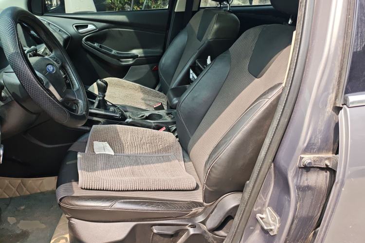 Used Ford Focus 2012 Sedan 1.6L Manual Fashion Edition
