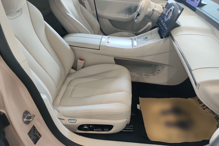 Used Hima Luxeed S7 2025 705 km Pro Right Front Seat