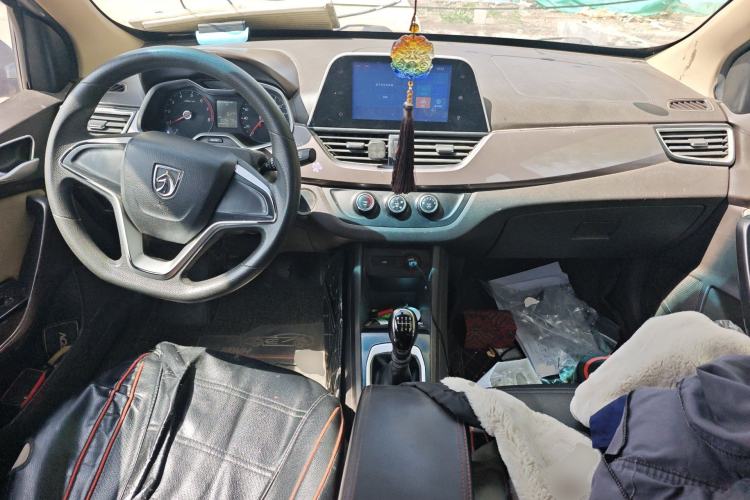 Used Baojun 310W 2017 1.5L Manual Comfort Version China V Center Console