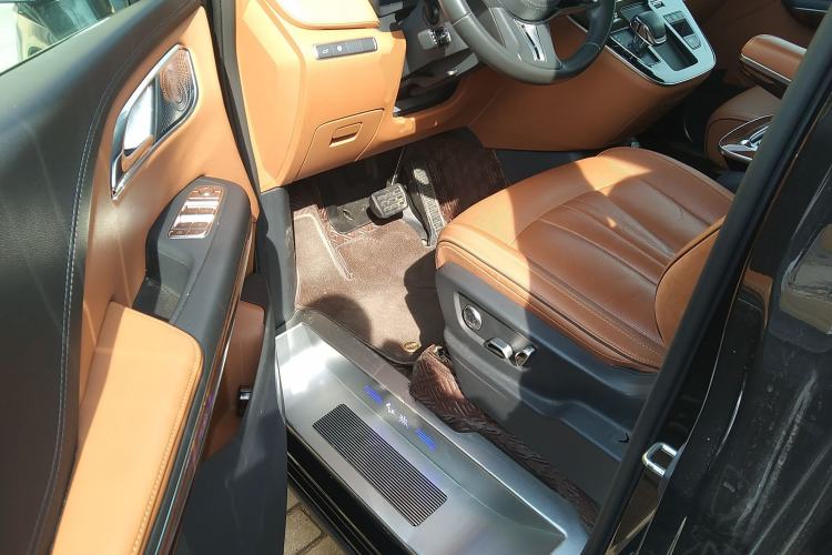 Used Hongqi HQ9 2023 2.0T Smart Connect Flagship Edition Driver Seat