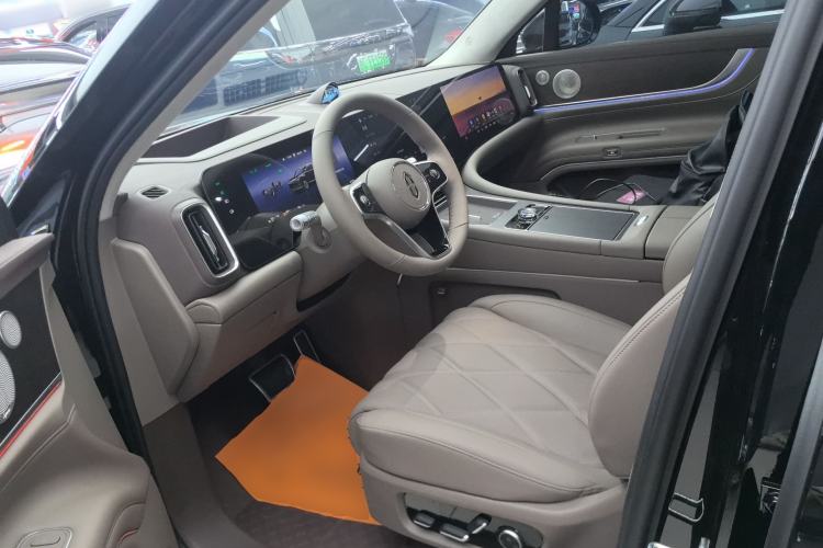 Used Hima AITO M9 2025 Extended-Range Ultra Version 52 kWh 6-Seater
