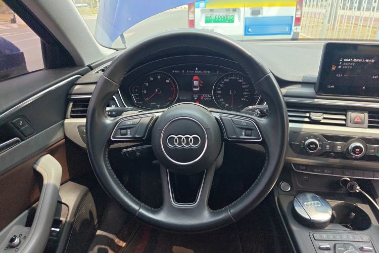 Used Audi A4L 2019 40 TFSI Ambition China VI
