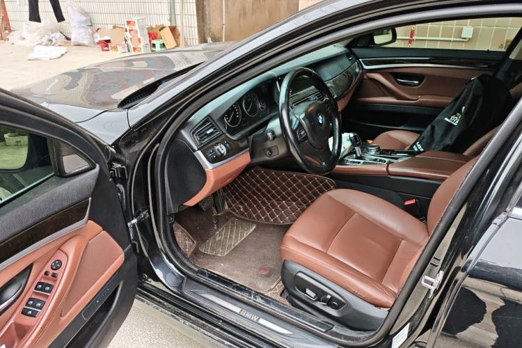 Used BMW 5 Series 2014 528Li Leading Model
